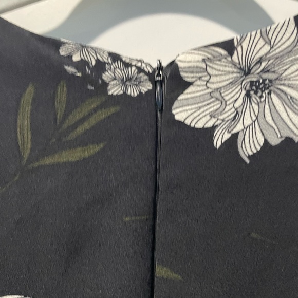 Banana Republic Professional Sleeveless Floral Sheath Dress Size 12 - Picture 4 of 6